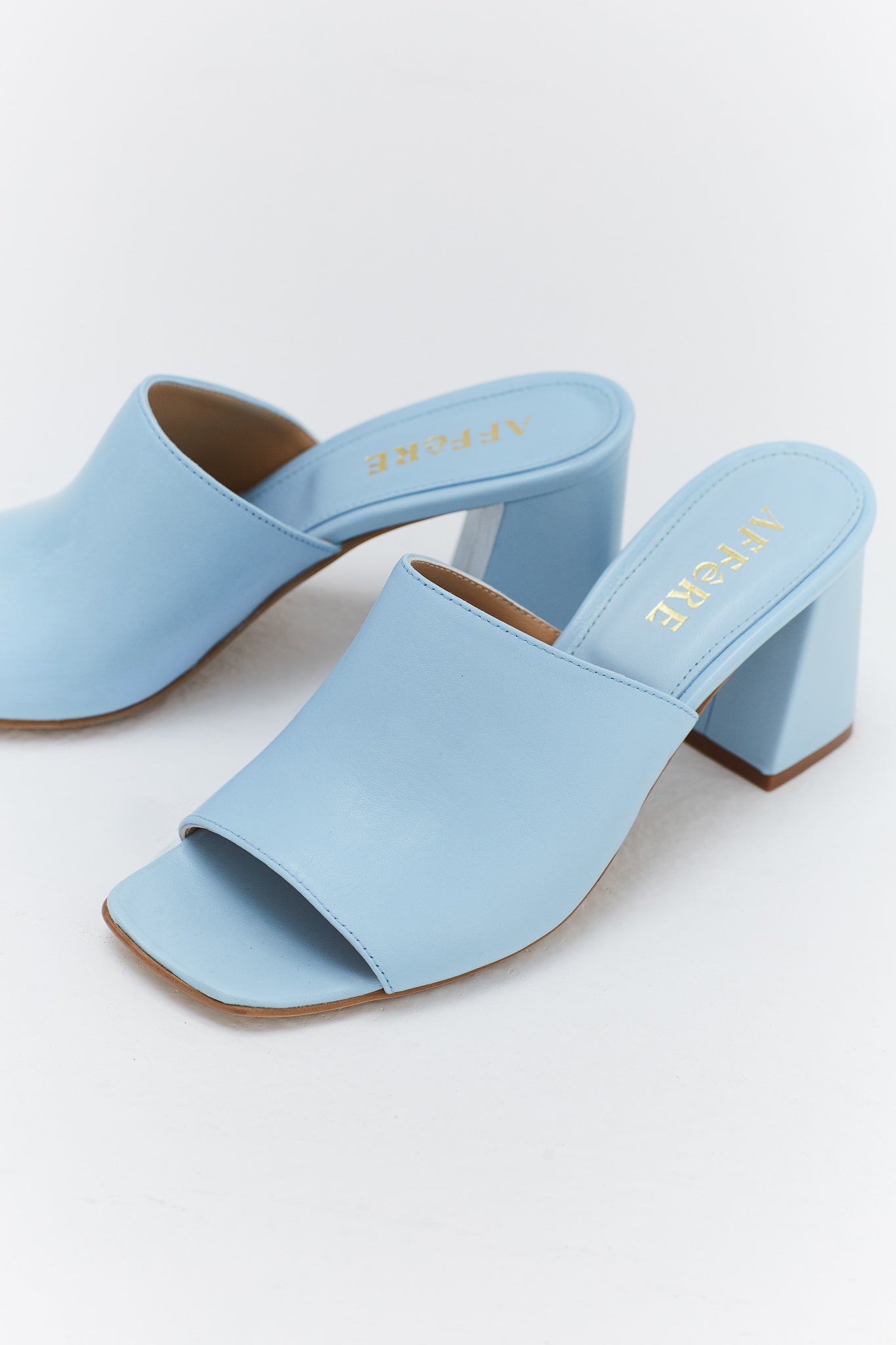 dames hak, dames schoen, lichtblauw, muiltje, affêre, elegant, zomer, sandaal, sandalen, hak, instap schoen, mule, ffere, affêre, affaire, affere