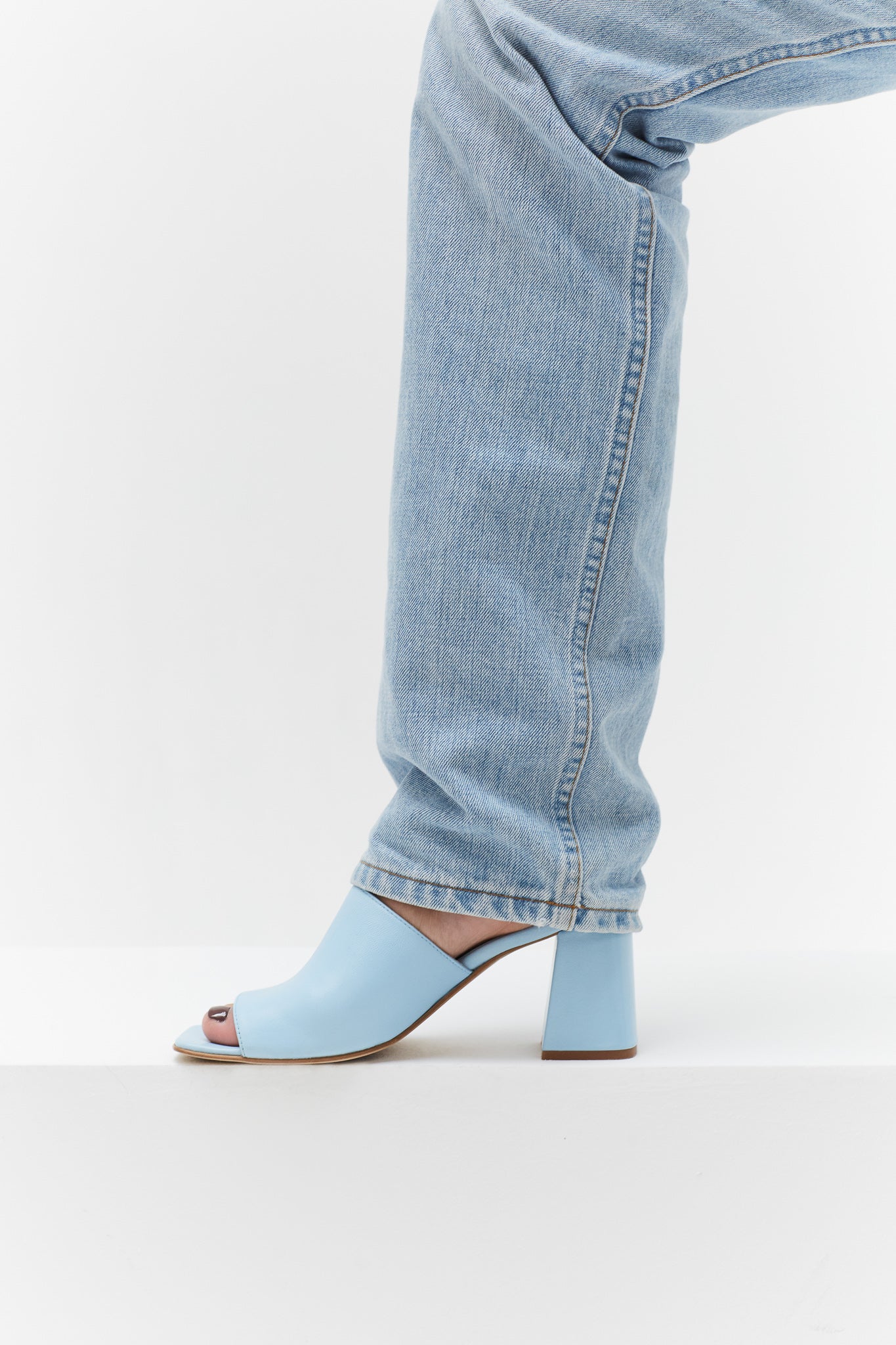 EVI MULE - BOSSY BLAUW